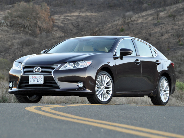 2015_lexus_es_350_base-pic-6414781003757312331-640x480.jpeg