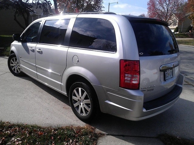 2009 Chrysler Town & Country - Pictures - CarGurus