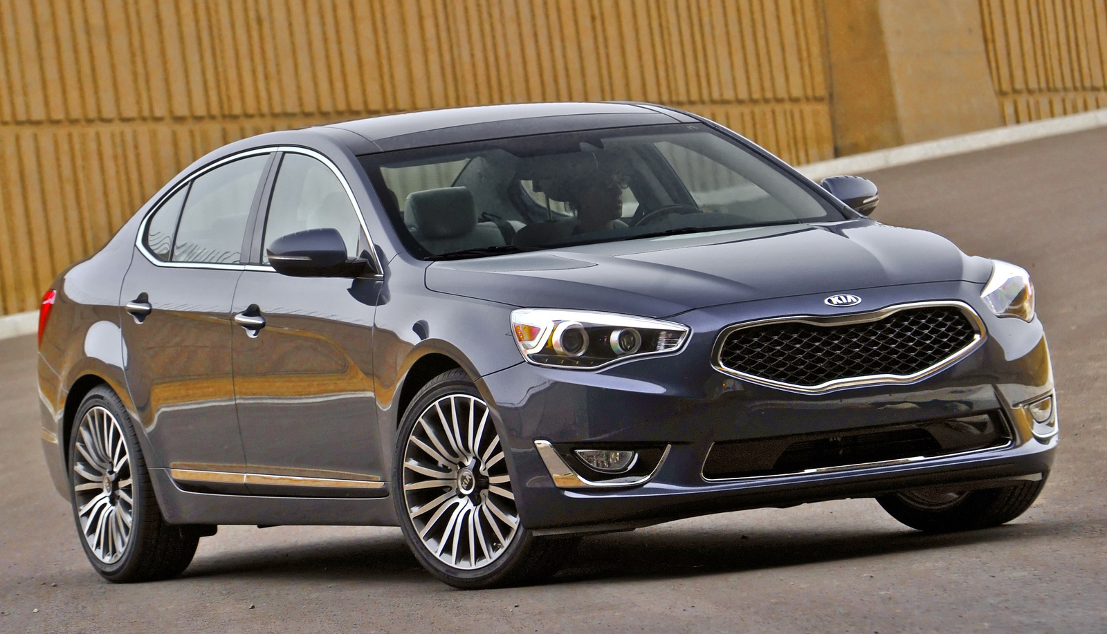 2015 Kia Cadenza Test Drive Review Cargurus