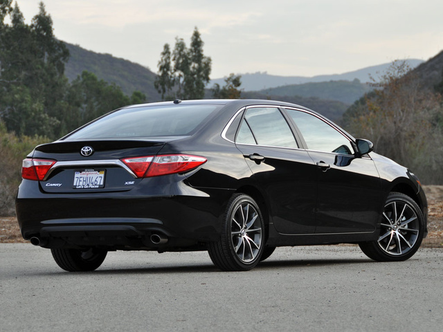 2015_toyota_camry_xse_v6 pic 8943671976248588947 640x480