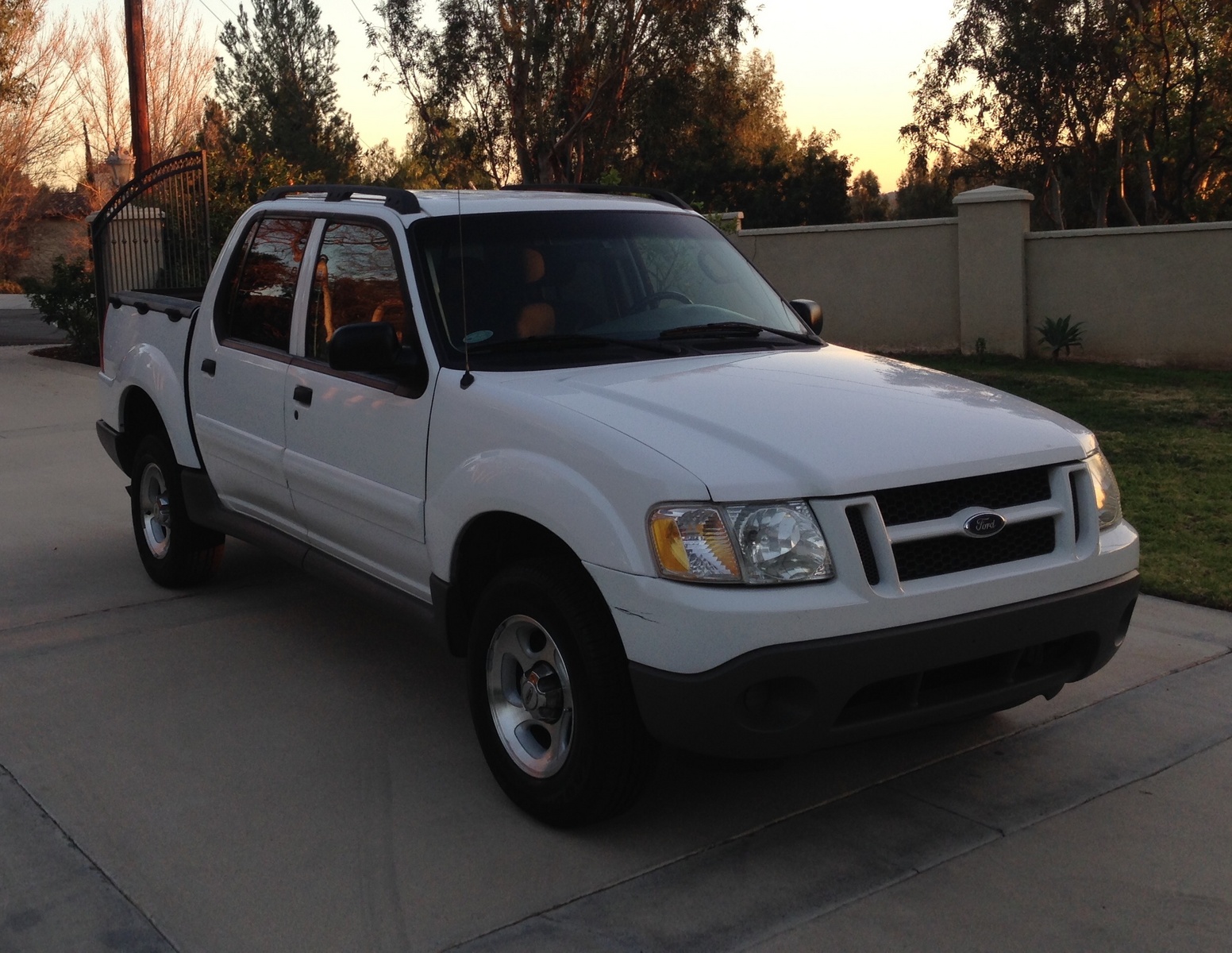2003 Ford explorer sport trac safety #4