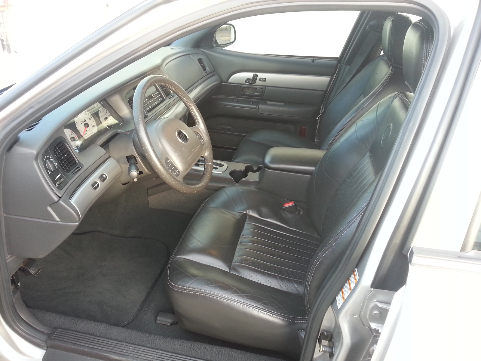 2004 Mercury Marauder - Interior Pictures - CarGurus