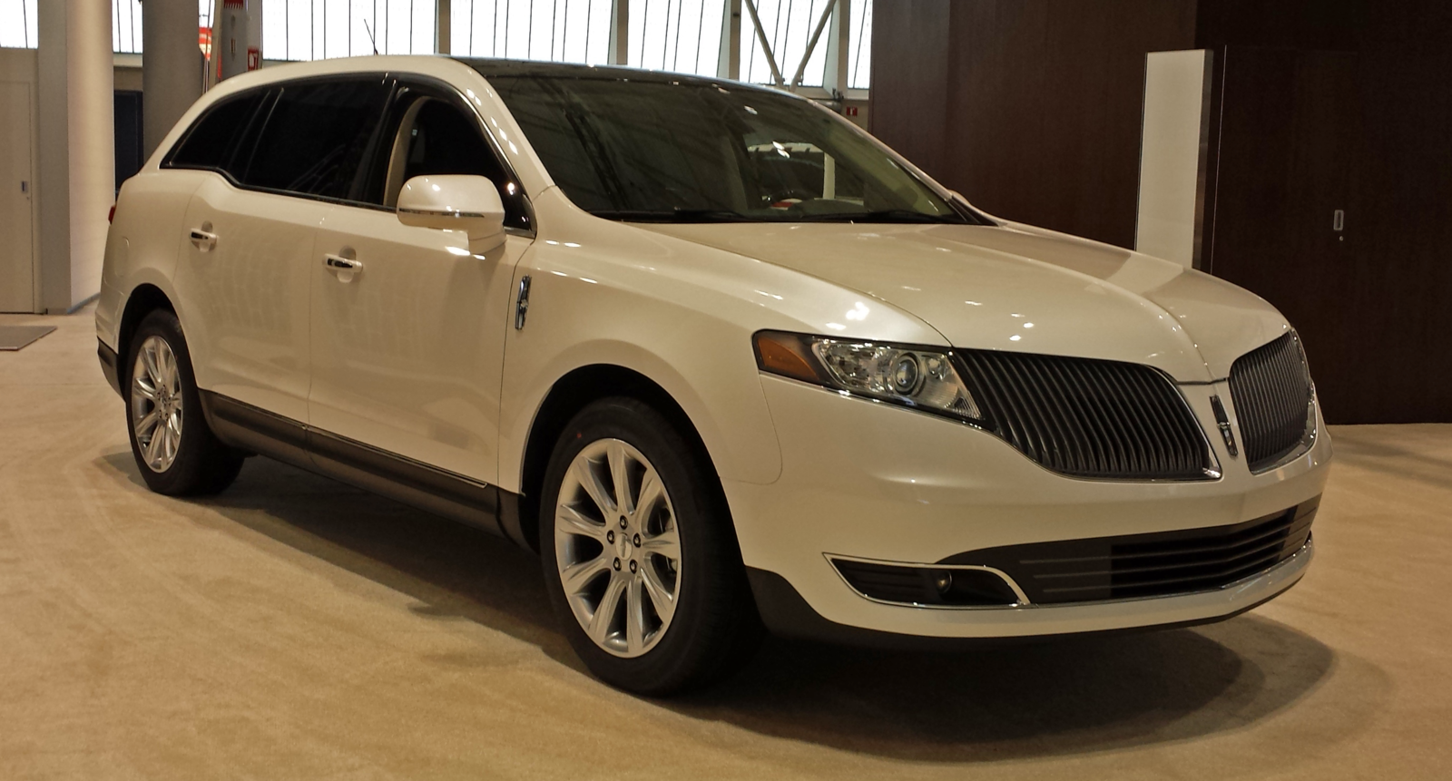 2015 Lincoln MKT - Overview - CarGurus