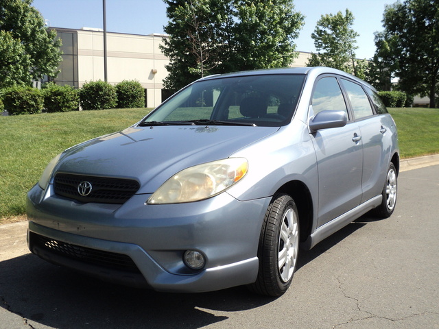 2005_toyota_matrix_4_dr_xr_wagon pic 5622522520157764472 640x480