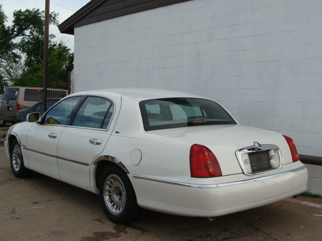 1999 Lincoln Town Car - Pictures - CarGurus