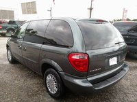 2003 Chrysler Voyager Overview