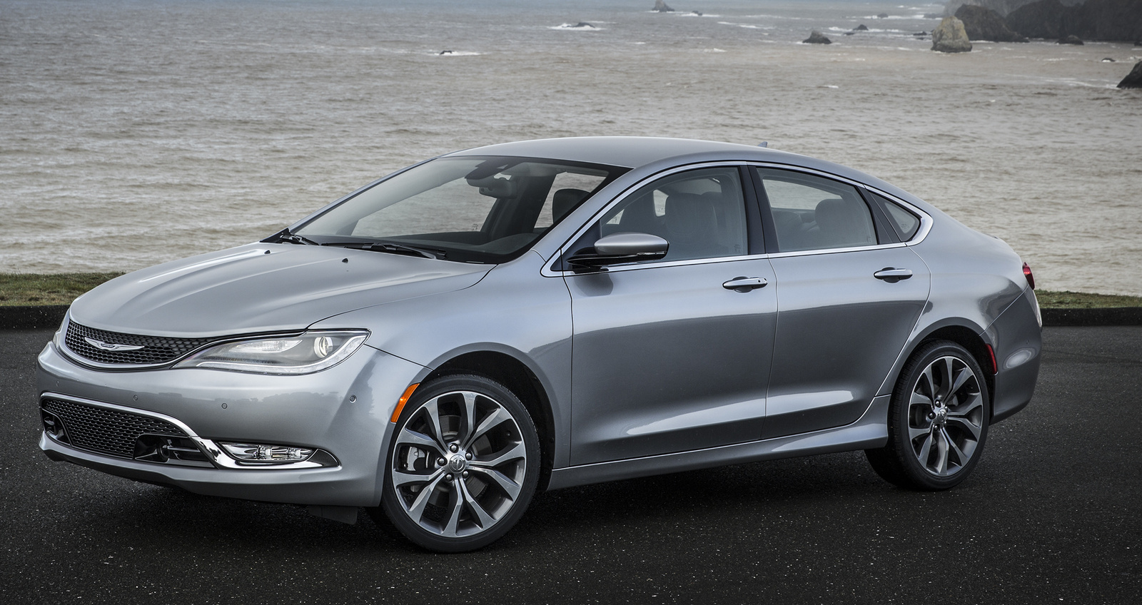 2016 Chrysler 200 Overview Cargurus