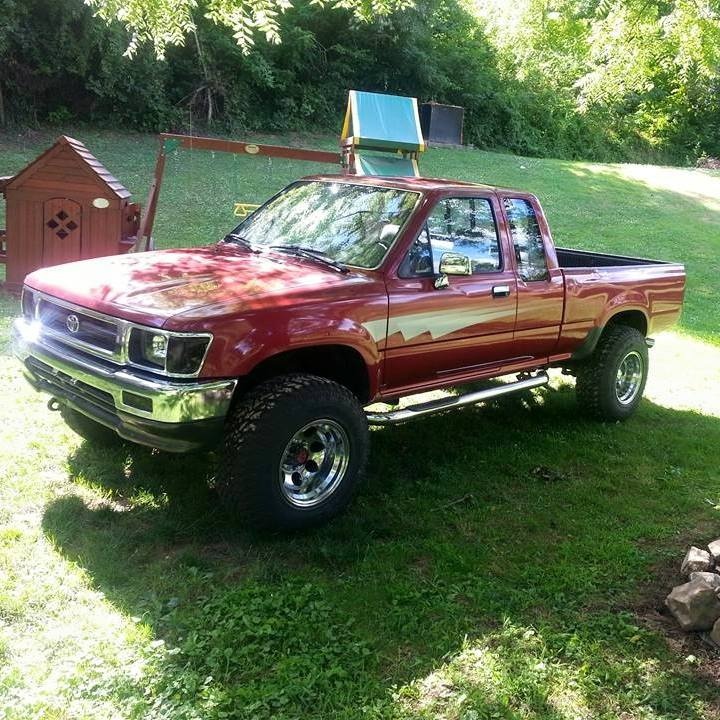 1992_toyota_pickup_2_dr_deluxe_4wd_extended_cab_sb pic 728607170335381314 1600x1200