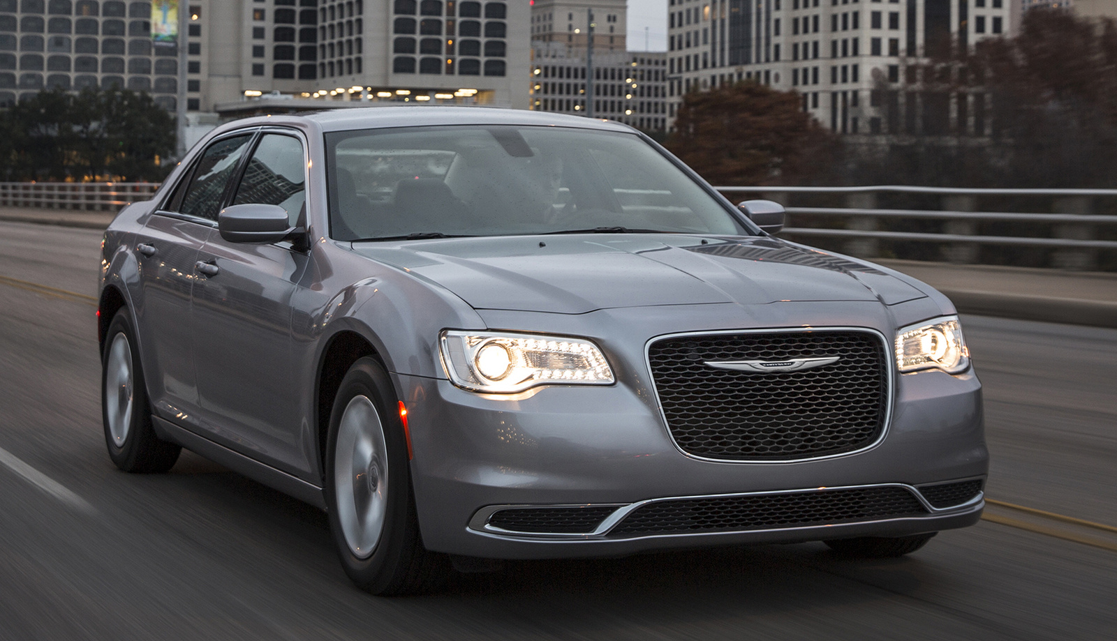 2016 Chrysler 300 Overview CarGurus