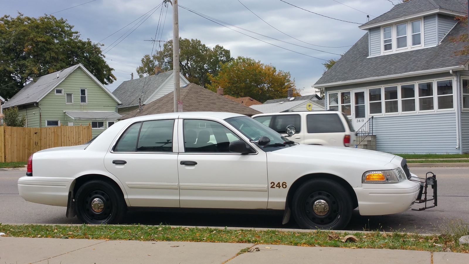 2010 Ford Crown Victoria Test Drive Review Cargurus