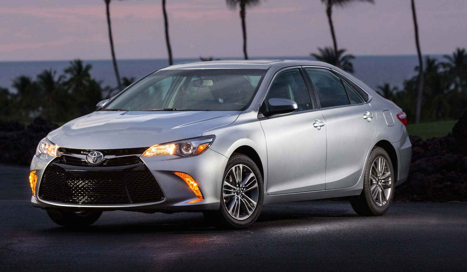 2016 / 2017 Toyota Camry for Sale in your area  CarGurus