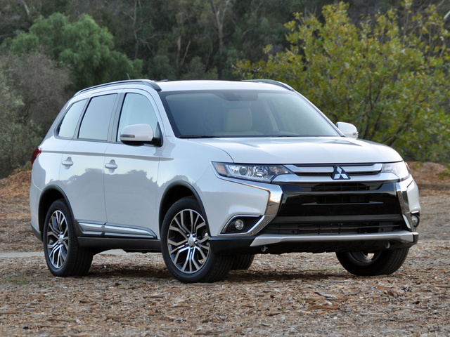 2016_mitsubishi_outlander pic 8912961922832104487 640x480