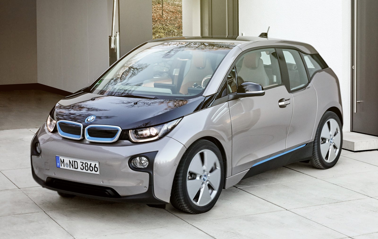 2016 BMW i3 Overview c