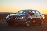 2016 Nissan Altima Overview