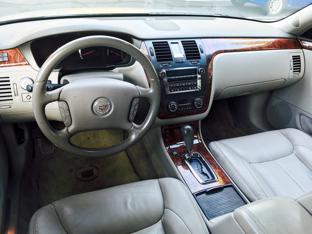 2007_cadillac_dts_standard_v8-pic-407876