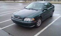 2000 Volvo S40 Overview