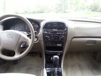 2000 Hyundai Sonata Interior