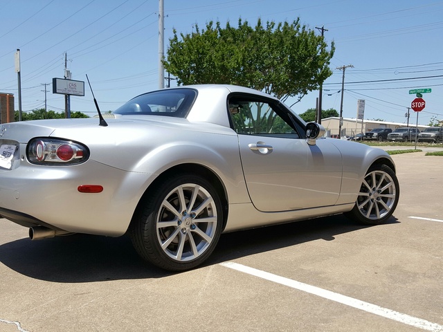 2008_mazda_mx 5_miata_sport_hardtop_convertible pic 6373379933131489229 640x480