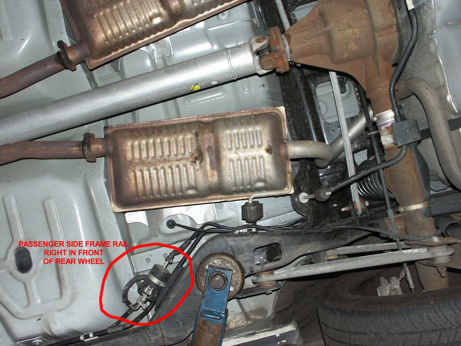 Ford LTD Crown Victoria Questions - where is the fuel filter on a 1987  crown victoria ltd - CarGurus