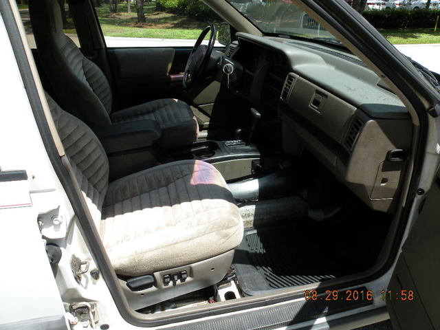 Cherokee Jeep Grand 1993 Interior