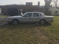 1991 Lincoln Town Car Overview 1991 Lincoln Town Car Overview