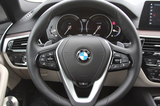 Sjah ergens bij betrokken zijn vee 2017 BMW 5 Series - Interior Pictures - CarGurus