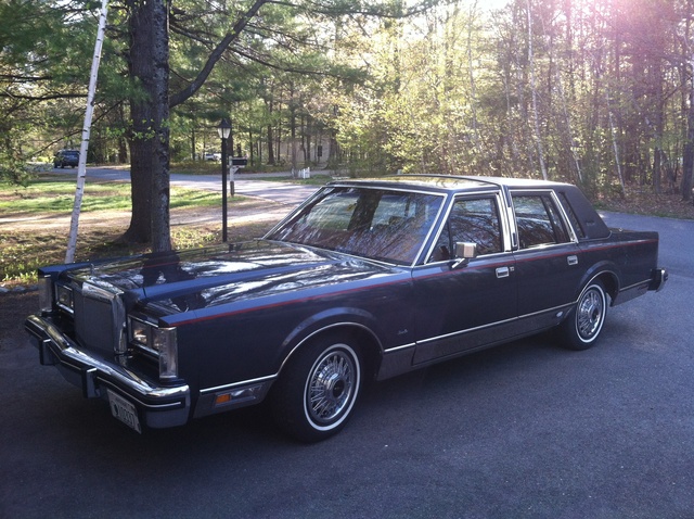 Lincoln Town car 1984