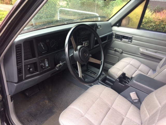 91 Jeep Cherokee Inside