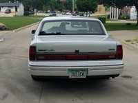 1993 Lincoln Town Car Overview 1993 Lincoln Town Car Overview