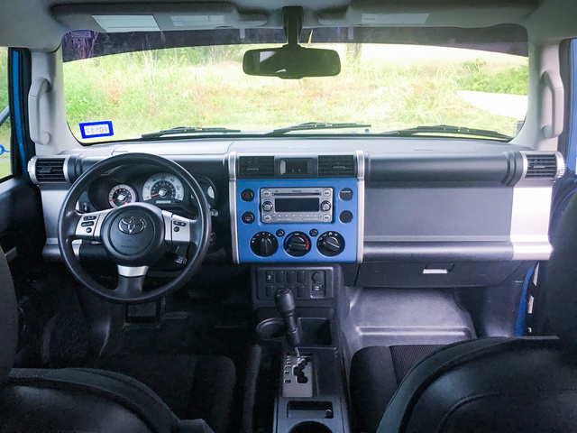 2011 Toyota FJ Cruiser - Interior Pictures - CarGurus