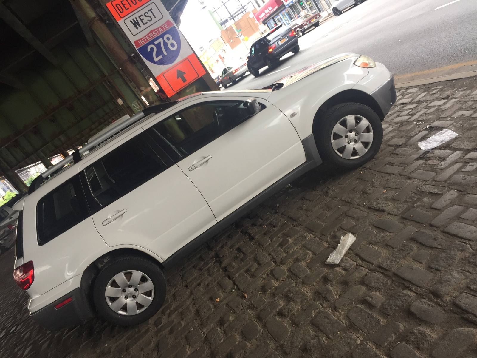 2005 Mitsubishi Outlander Overview CarGurus