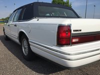 1993 Lincoln Town Car Overview 1993 Lincoln Town Car Overview