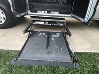 1999 Ford E-350 Overview 1999 Ford E-350 Overview