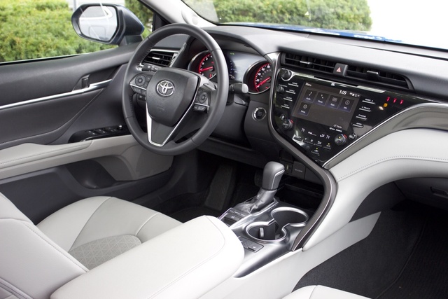 2018 Toyota Camry Interior Pictures Cargurus