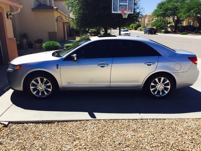 https://static.cargurus.com/images/site/2017/08/19/19/23/2011_lincoln_mkz_hybrid-pic-4216964647609495871-640x480.jpeg