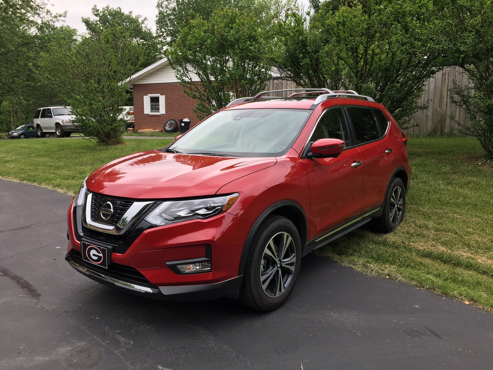 Nissan rogue и x trail отличия