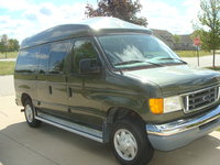 2004 Ford E-Series Wagon Overview 2004 Ford E-Series Wagon Overview