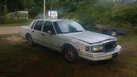 1994 Lincoln Town Car Overview 1994 Lincoln Town Car Overview