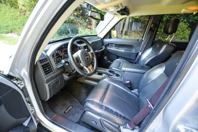 2012 Jeep Liberty - Interior Pictures - CarGurus