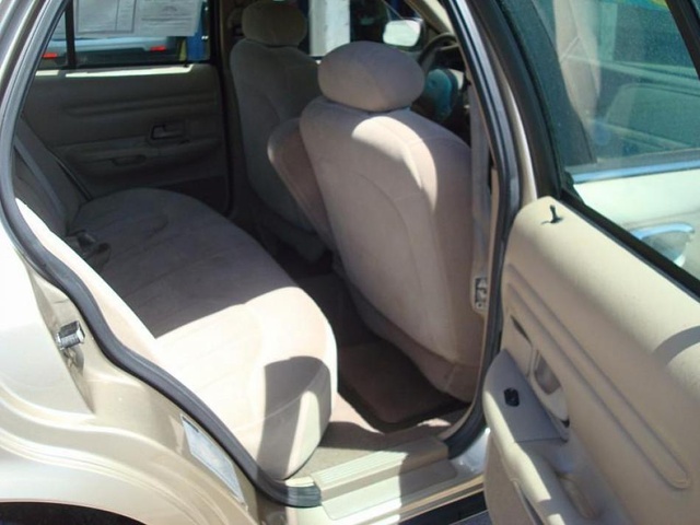 2000 Ford Crown Victoria - Interior Pictures - CarGurus