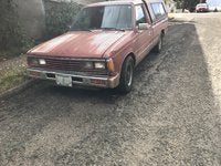 1984 Nissan Pickup Overview