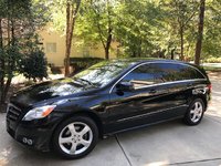 2011 Mercedes-Benz R-Class Overview 2011 Mercedes-Benz R-Class Overview