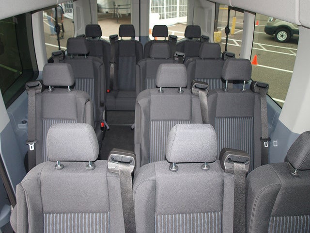 2017 ford 15 passenger van