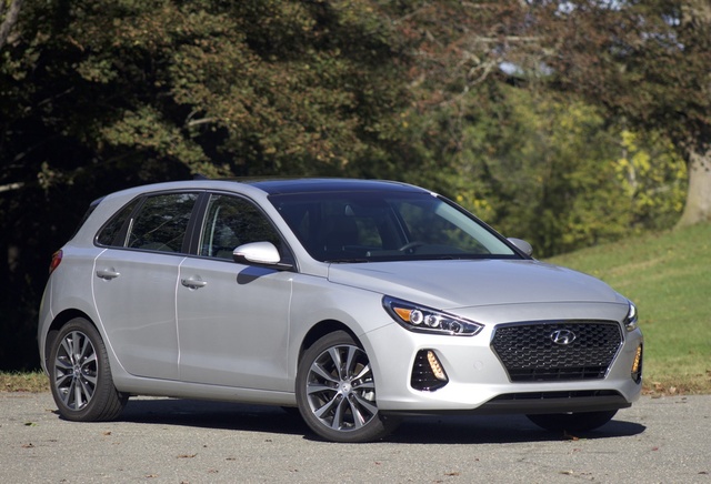 2018 Hyundai Elantra Gt Overview Cargurus