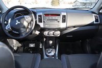 10 Mitsubishi Outlander Interior Pictures Cargurus