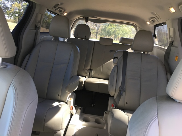 2012 Toyota Sienna - Interior Pictures - CarGurus