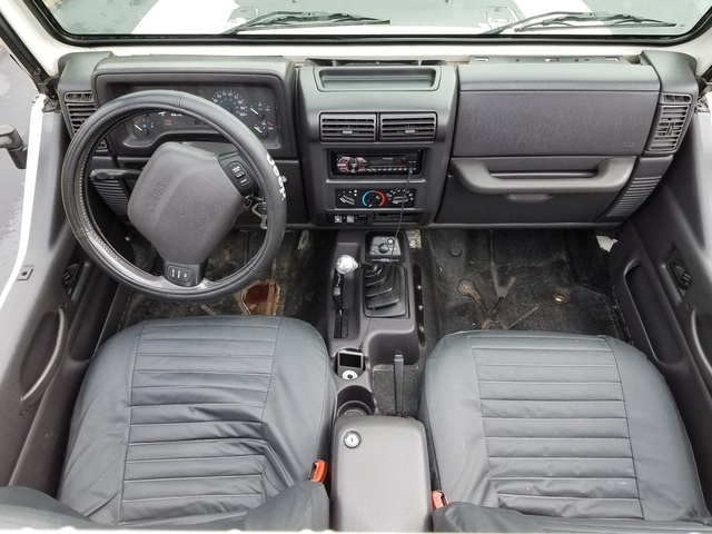 2000 Jeep Wrangler Interior