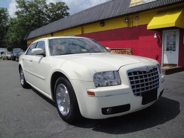 2005 Chrysler 300 - Pictures - CarGurus