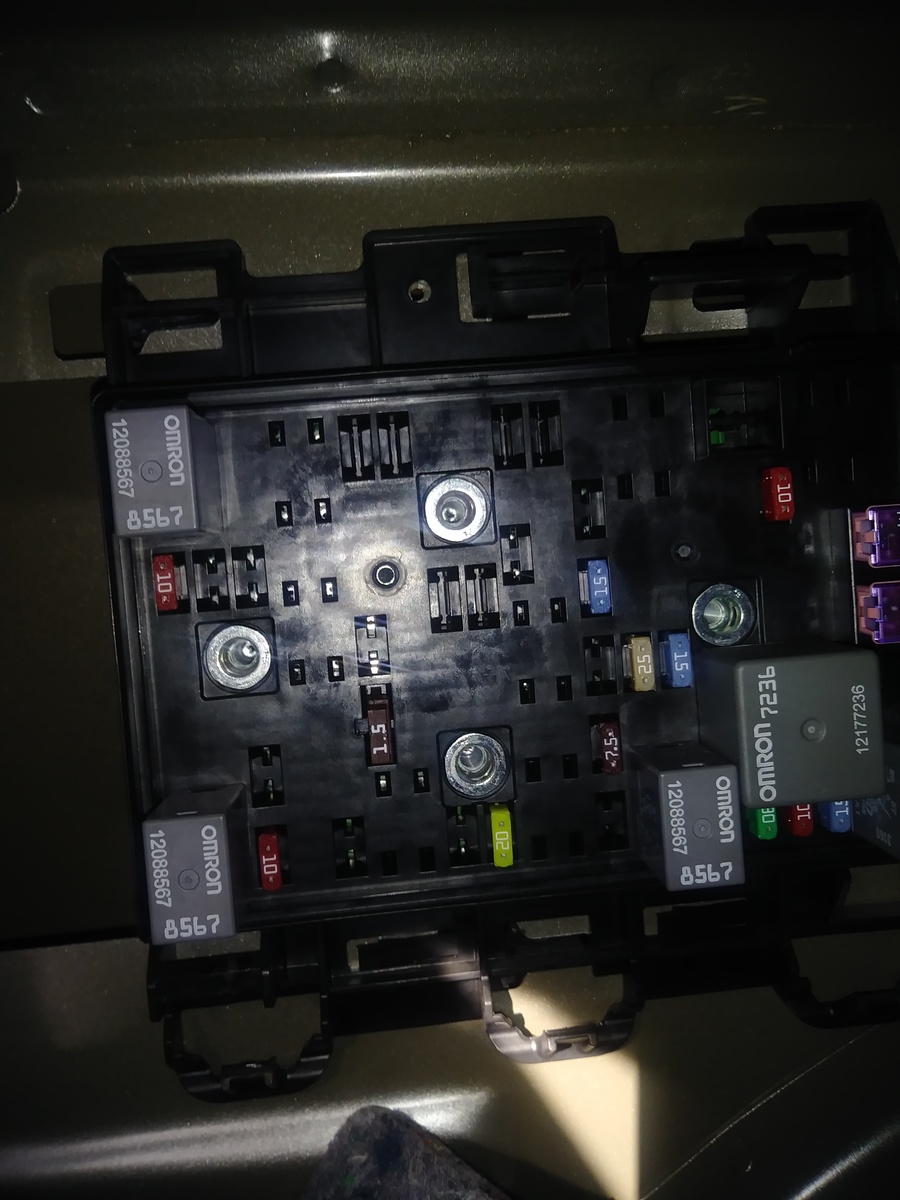 2014 chevy malibu fuel pump relay location