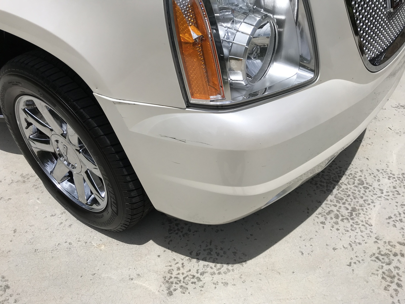 2011 GMC Yukon XL Overview CarGurus